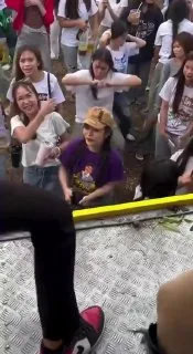 凑近嗅嗅