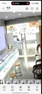 进店 偷手机 😤